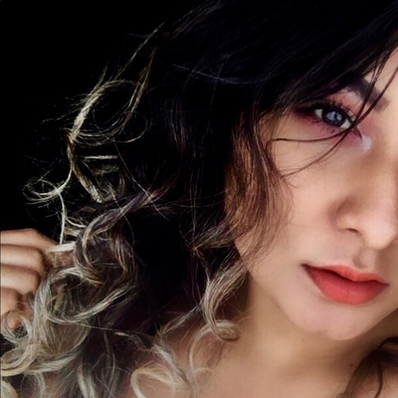 Meet your Posher, Yozaira - Picture 1 of 1